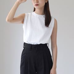 white / M
