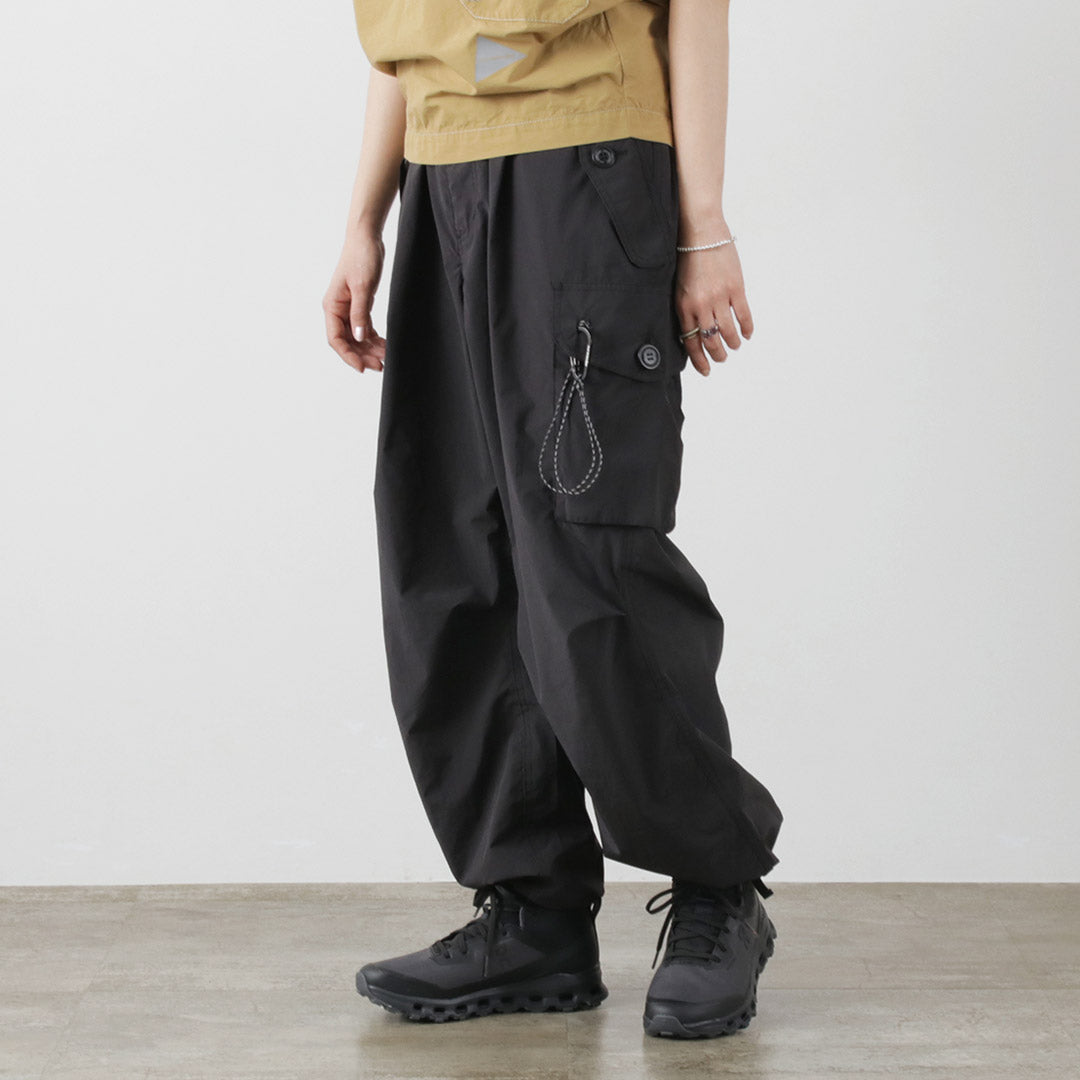 【30%OFF】AND WANDER(アンドワンダー) オーバーサイズ カーゴパンツ W