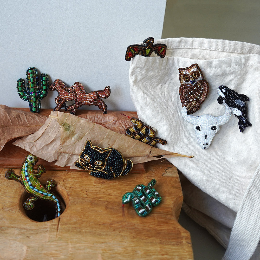 BEADED ACCESSORIES(ビーズアクセサリー) ビーズ ピンバッジ L