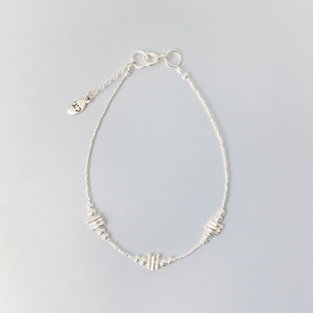 CHALISA T..(チャリッサ・ティー) カレンシルバービーズ ブレスレット シルバー925