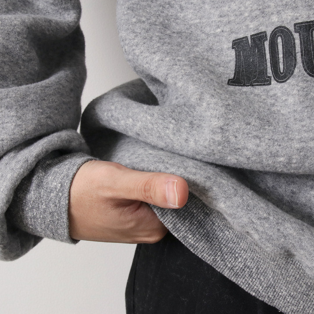 WHITE MOUNTAINEERING(ホワイトマウンテニアリング) カレッジロゴ スウェット