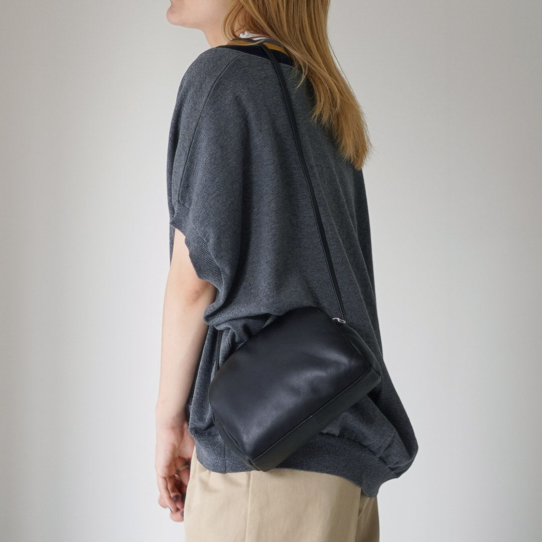 BAGMATI(バグマティ) ラウンド レザー ショルダー