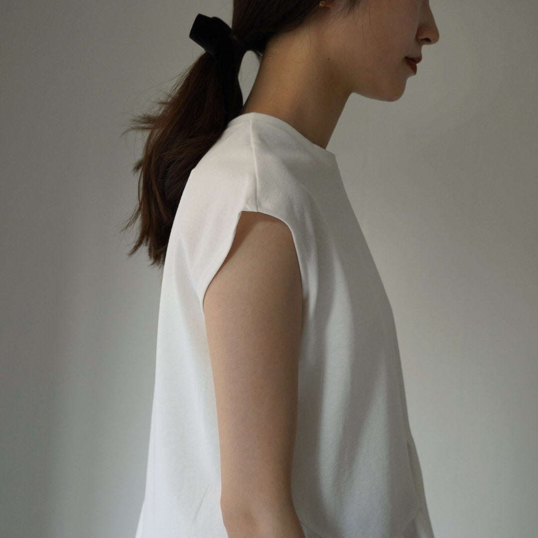 【20%OFF】CHIGNON(シニヨン) フォルムペプラムプルオーバー