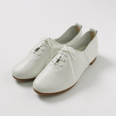 white / 23