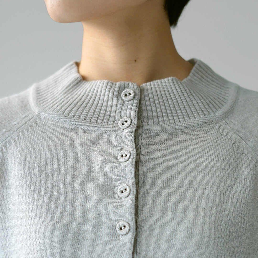 MAO MADE(マオメイド) メリノウール 2WAYくるみボタン プルオーバー ヘンリーネック