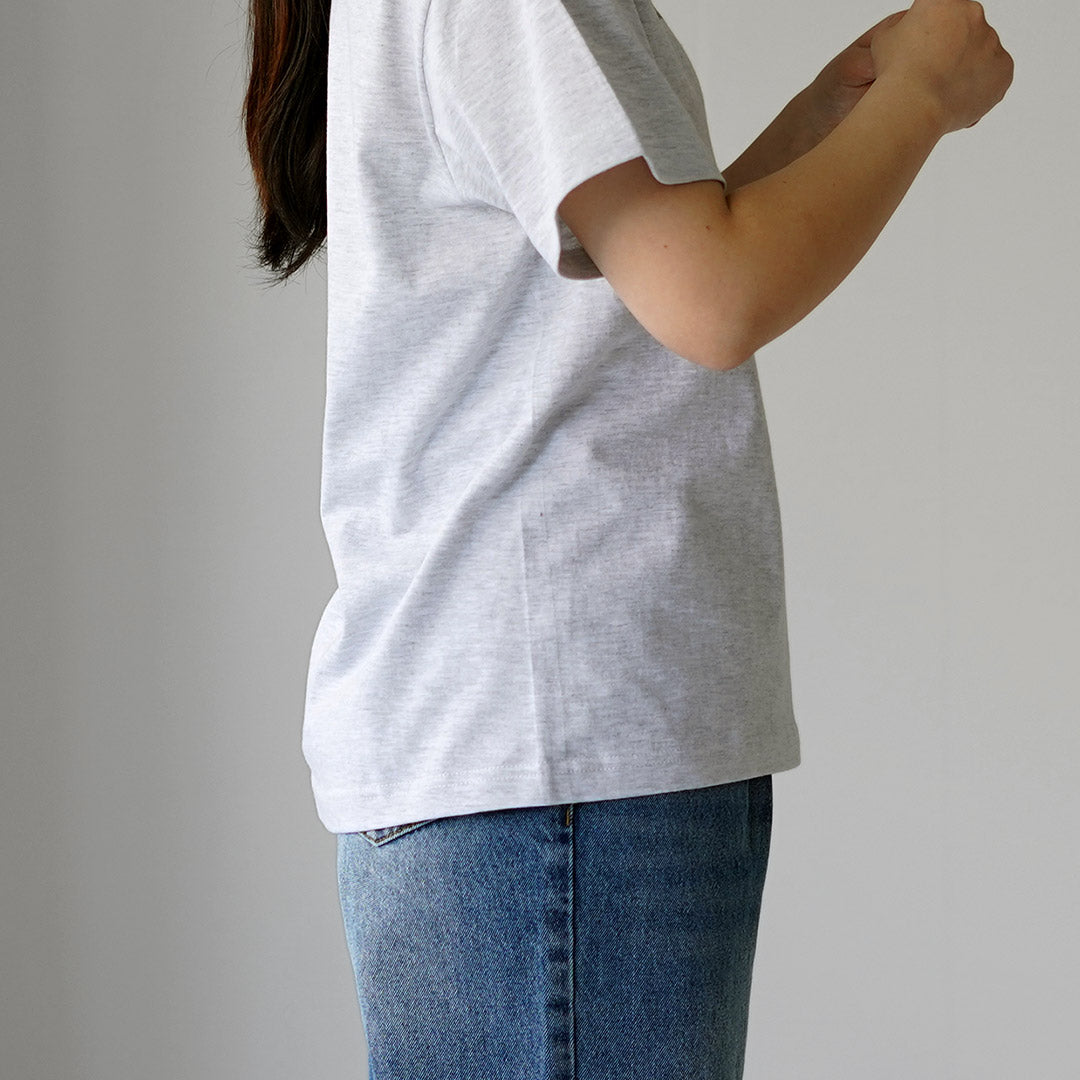 ANGE IN DISGUISE(アンジ イン ディスガイズ) REPUBLIQUE PARIS ロゴTシャツ