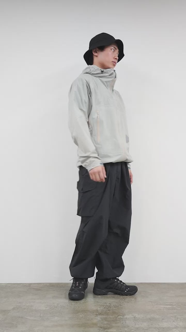 AND WANDER（アンドワンダー） オーバーサイズ カーゴパンツ 2025年