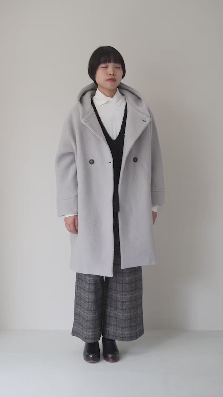 MAO MADE（マオメイド） ダブルボタン ロングフ—ディー ジャケット 