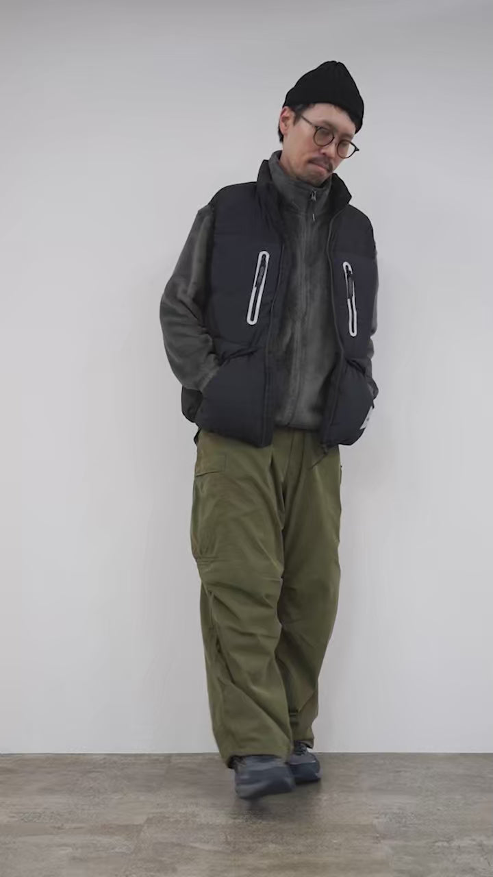 AND WANDER（アンドワンダー） グラミチ ダウンベスト / 撥水 防寒