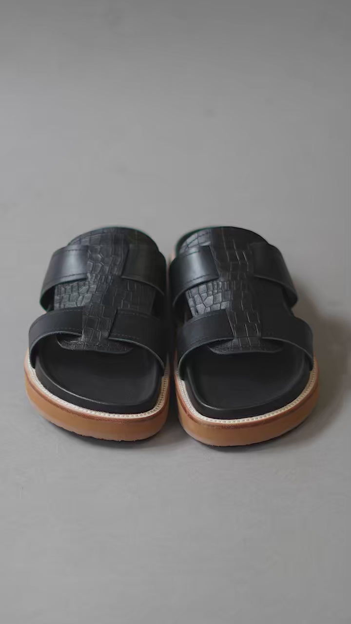 MOHI（モヒ） クロコエンボス スライドサンダル / レディース フラット