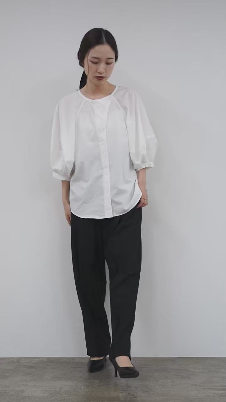 ETRE TOKYO（エトレトウキョウ） ランタンスリーブノーカラーブラウス