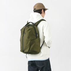 olive / F