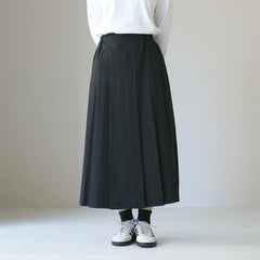 black / F