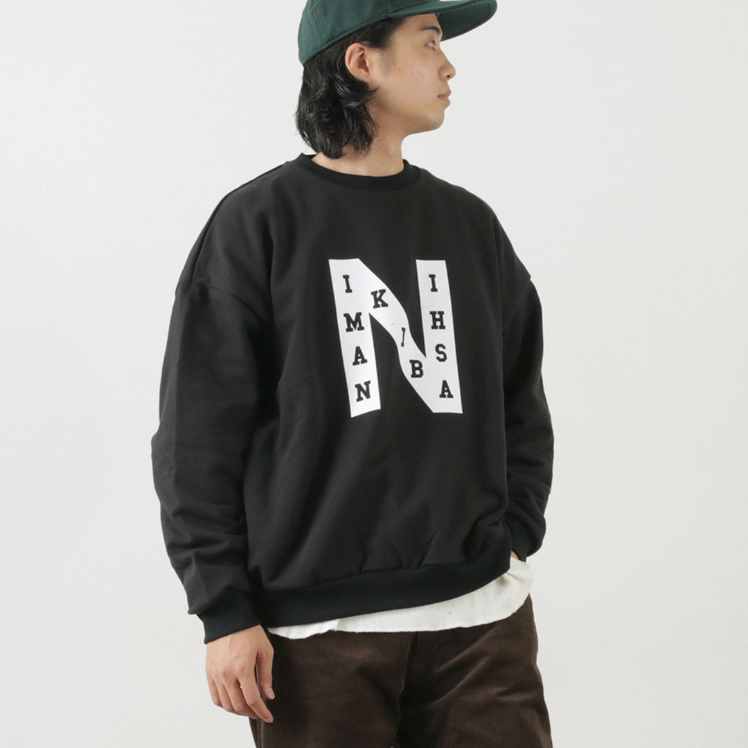 SON OF THE CHEESE（サノバチーズ） NAMIKIBASHI クルーネック スウェット / トップス トレーナー 綿 コットン プリント メンズ “NAMIKIBASHI” Crew Neck Sweat