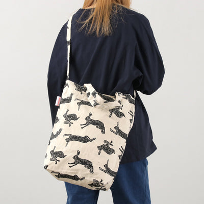 MIKAMI（ミカミ） コットンツイル スリングトートバッグ / メンズ レディース 鞄 ショルダーバッグ 2 WAY 総柄 アニマル シルクスクリーン Canvas Sling Tote Bag