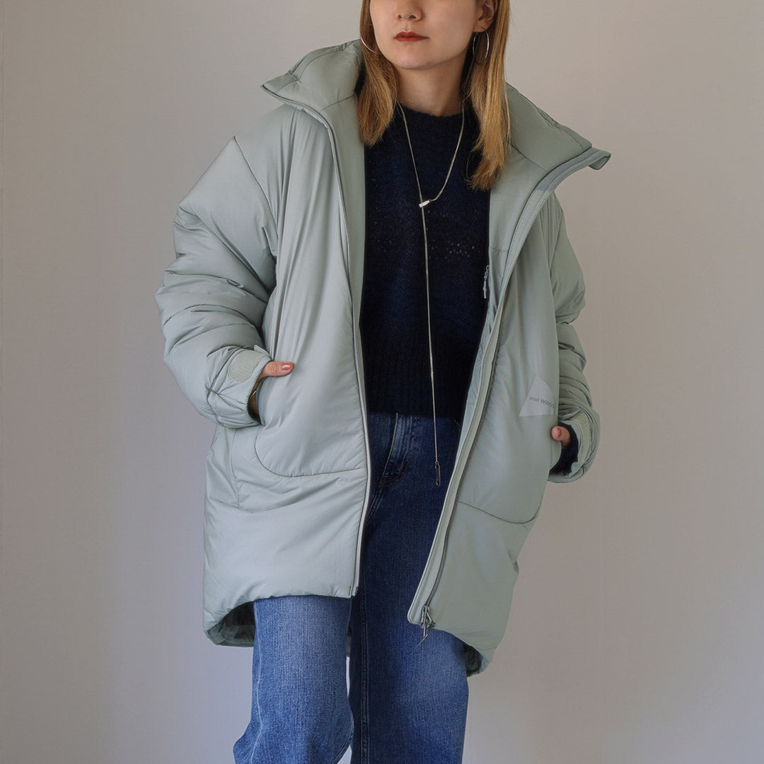 AND WANDER（アンドワンダー） トップ フリース コート (W) / レディース 冬 防寒 撥水 人工羽毛 アウター アウトドア top fleece coat