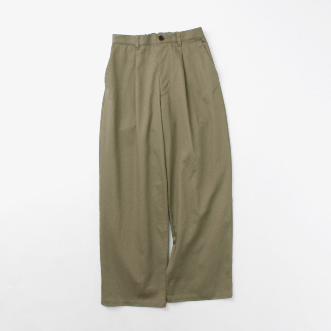 RE MADE IN TOKYO JAPAN（アールイー） コットンハードカルゼ タックワイドパンツ