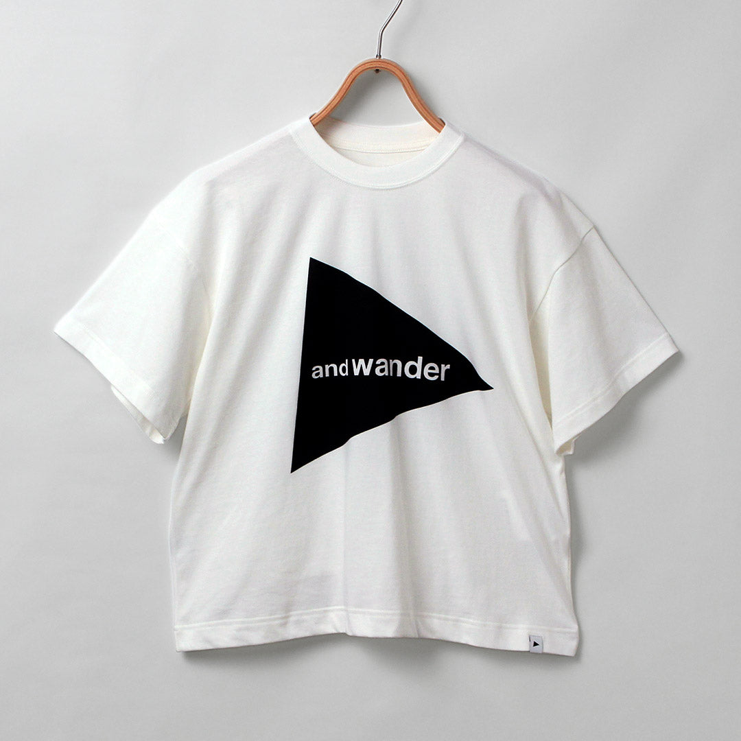 AND WANDER（アンドワンダー） ビッグ ロゴショートスリーブ Tシャツ