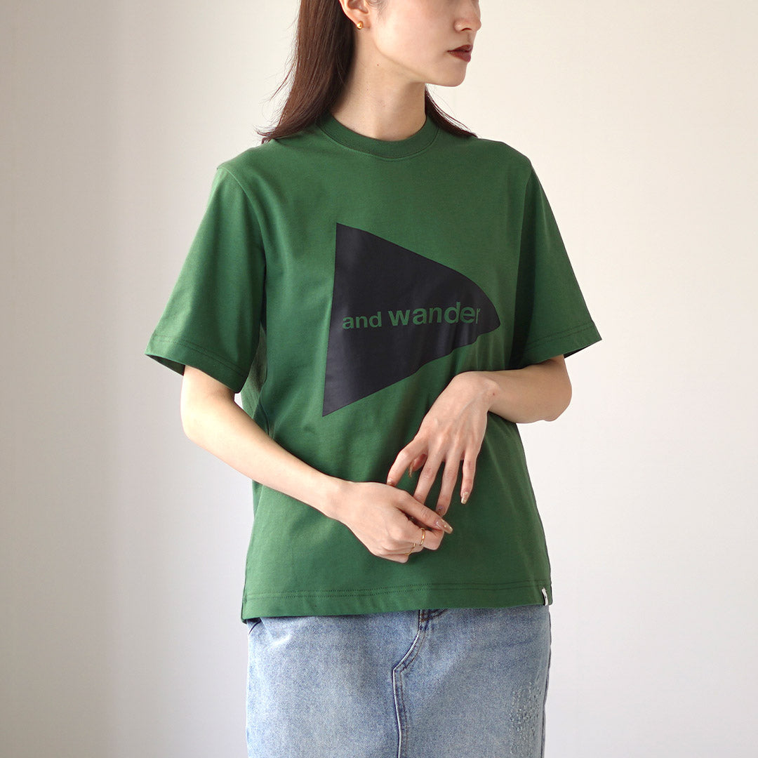 AND WANDER（アンドワンダー） ビッグ ロゴショートスリーブ TEE W T
