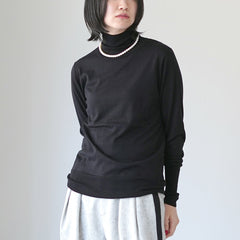 black / F0
