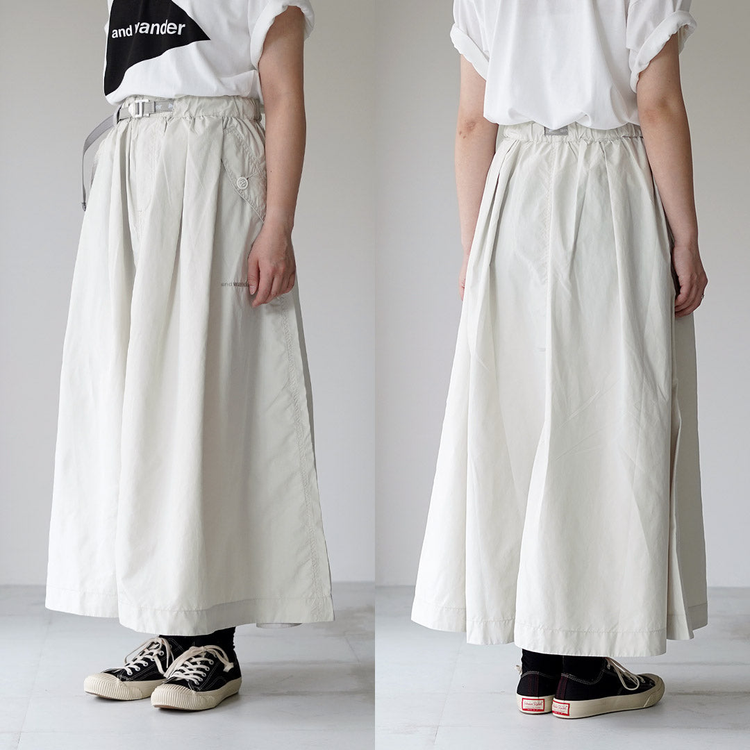 AND WANDER（アンドワンダー） オーバーサイズ カーゴスカート