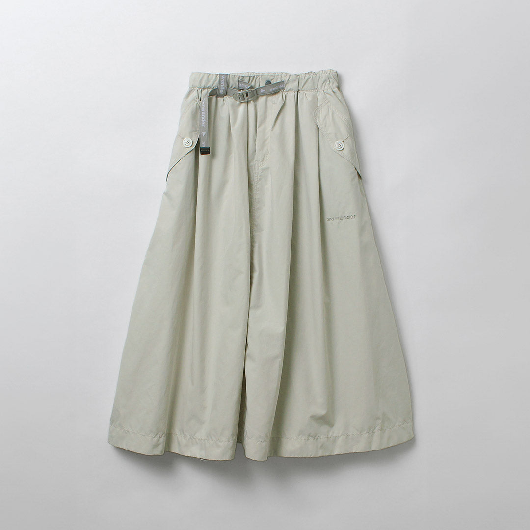 AND WANDER（アンドワンダー） オーバーサイズ カーゴスカート