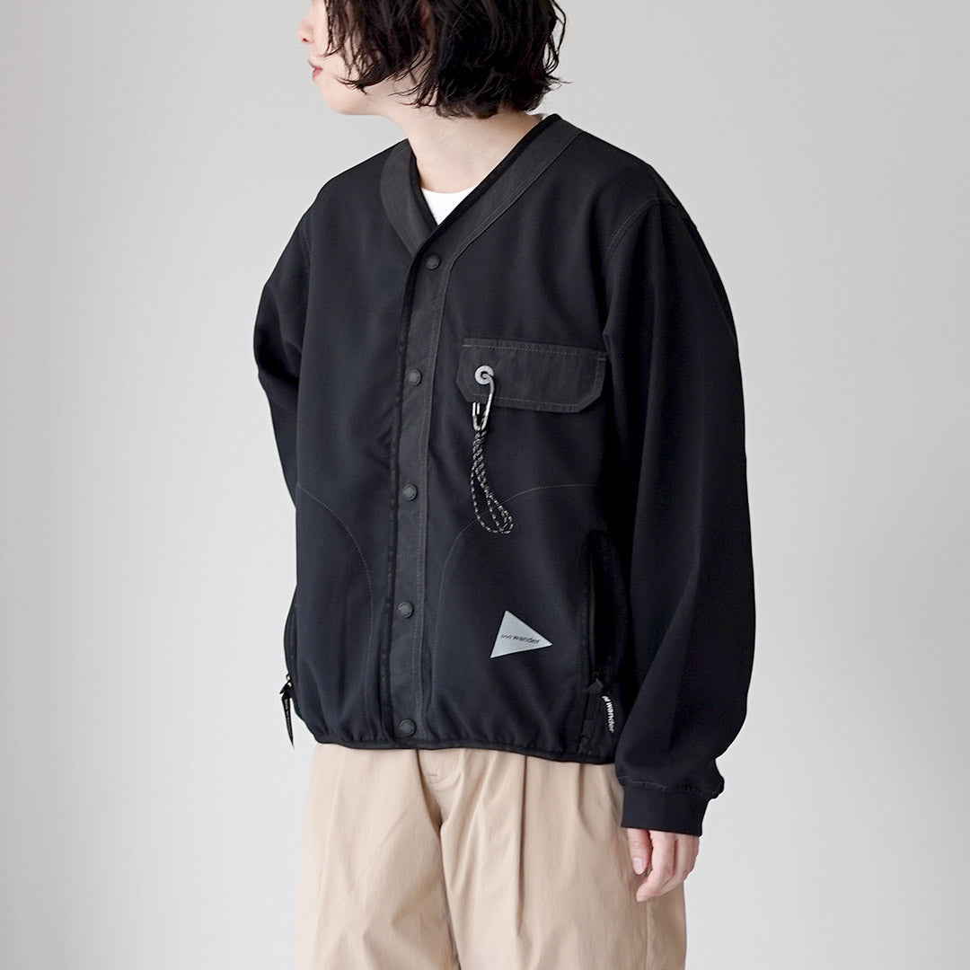 AND WANDER（アンドワンダー）ベント カーディガン