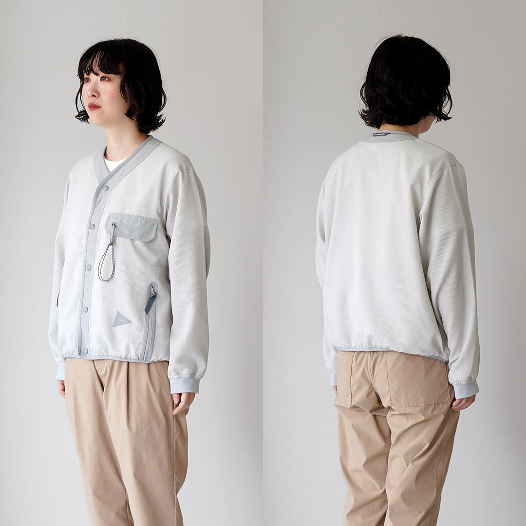 AND WANDER（アンドワンダー）ベント カーディガン