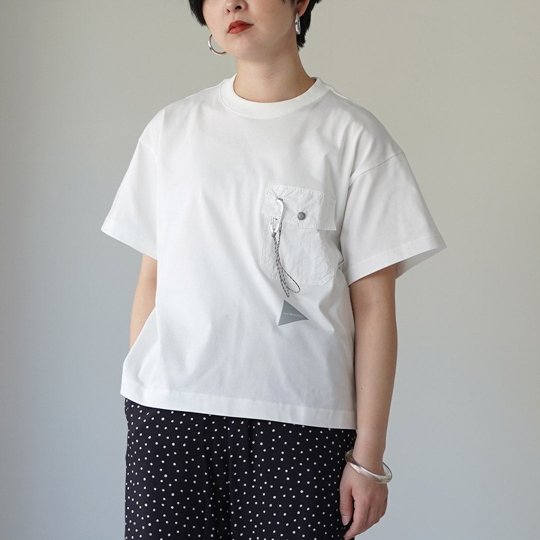 AND WANDER（アンドワンダー） ポケットTシャツ W / レディース 半袖