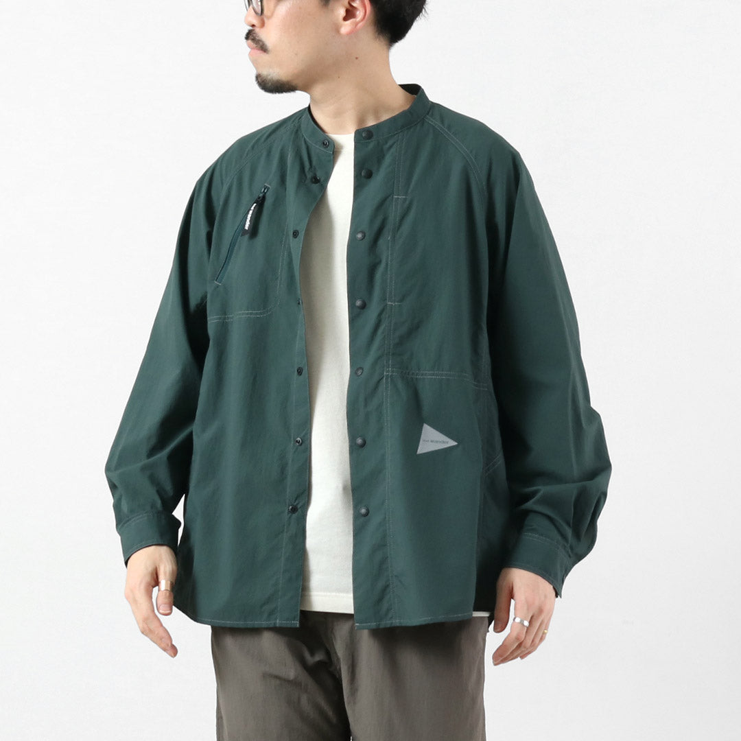 AND WANDER（アンドワンダー） ストレッチ リップ バンドカラーシャツ