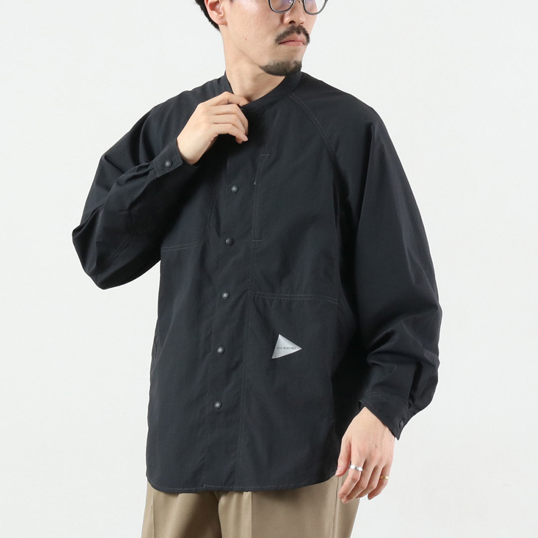 AND WANDER（アンドワンダー） ストレッチ リップ バンドカラーシャツ