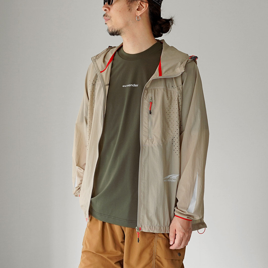 AND WANDER（アンドワンダー） アルトラ×アンドワンダー ベンチレーション ウインドジャケット