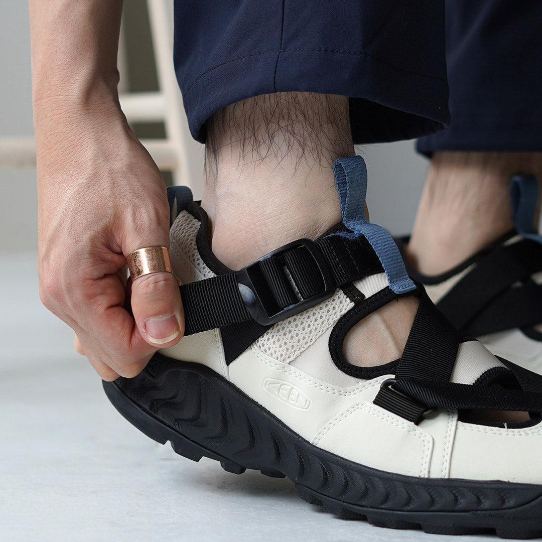 KEEN（キーン） フッドゼラ サンダル