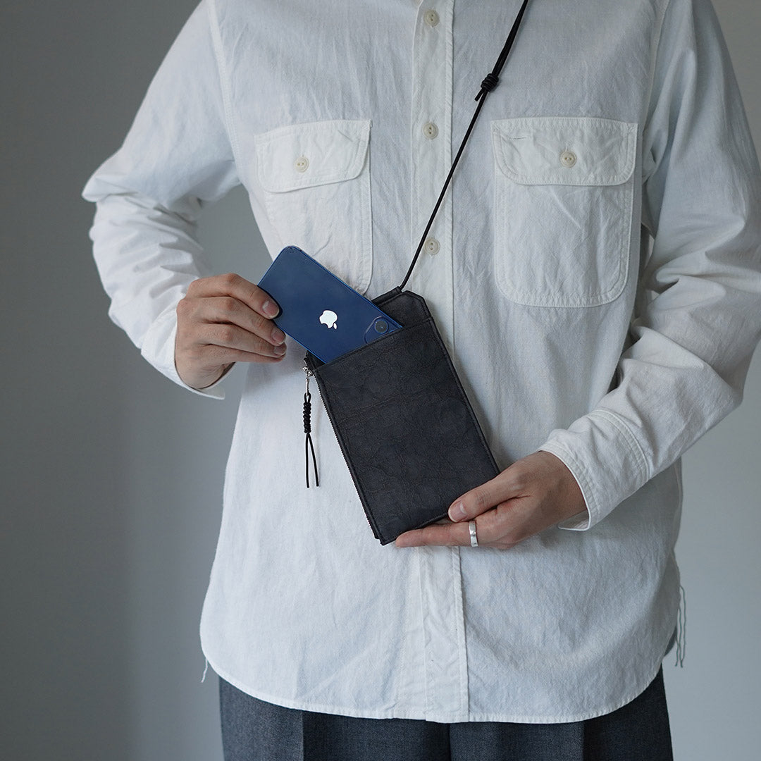 SENTI（センティ） ダイニーマレザー トラベルショルダーバッグ