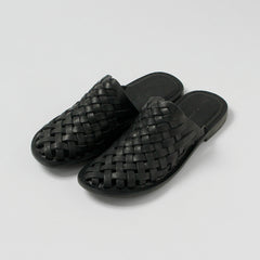 black / 40