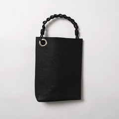 black / F