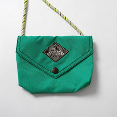 green / F
