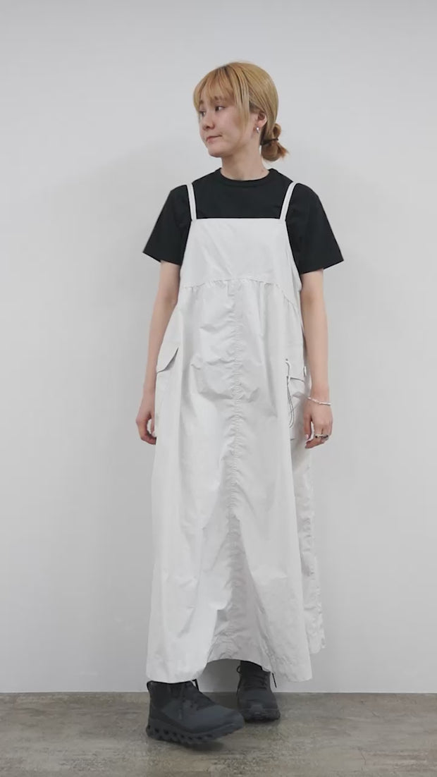 AND WANDER（アンドワンダー） オーバーサイズ カーゴドレス W / キャミワンピース 春夏 撥水 アウトドア oversized cargo  pants