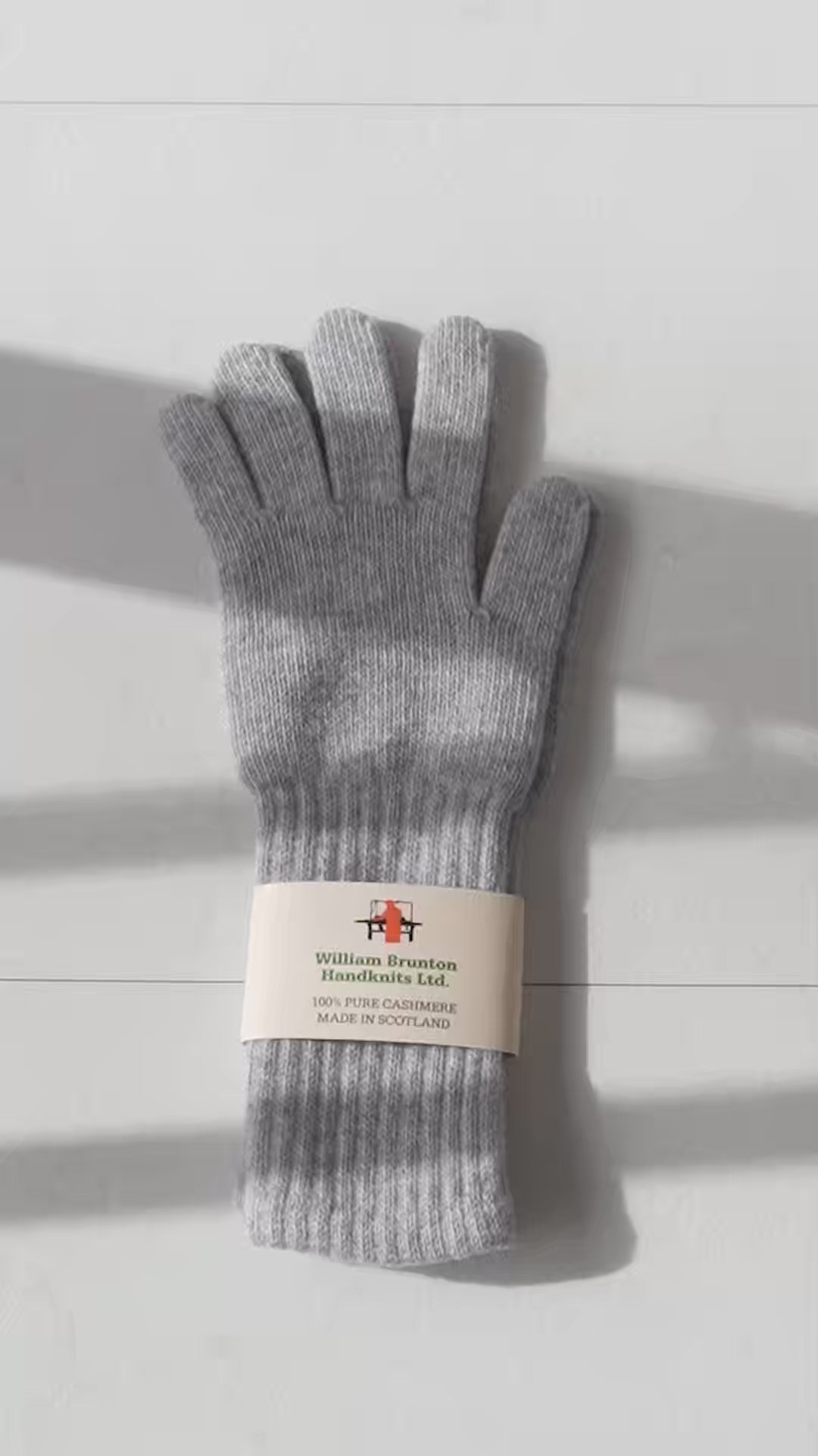 WILLIAM BRUNTON（ウィリアムブラントン） カシミヤ ロングリブカフ