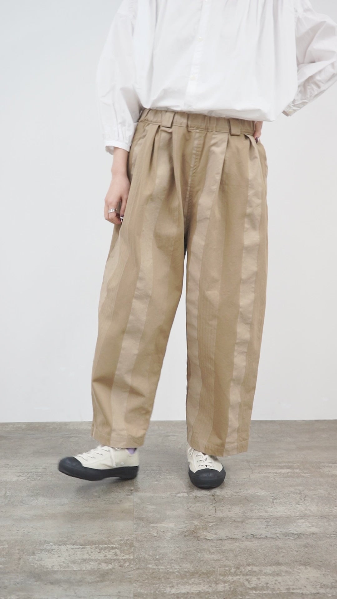 【まとめ買いで最大30％OFFクーポン】【50％OFF】ESTROISLOSE（エストゥロワルーズ） ドビーストライプ タックパンツ / レディース ワイド 柄 ウエストゴム【セール】 クリスマス プレゼント ギフト